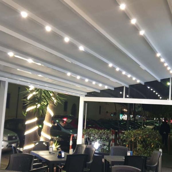 Installazione al BAR PIZZUTO di una Pergola Med Viva